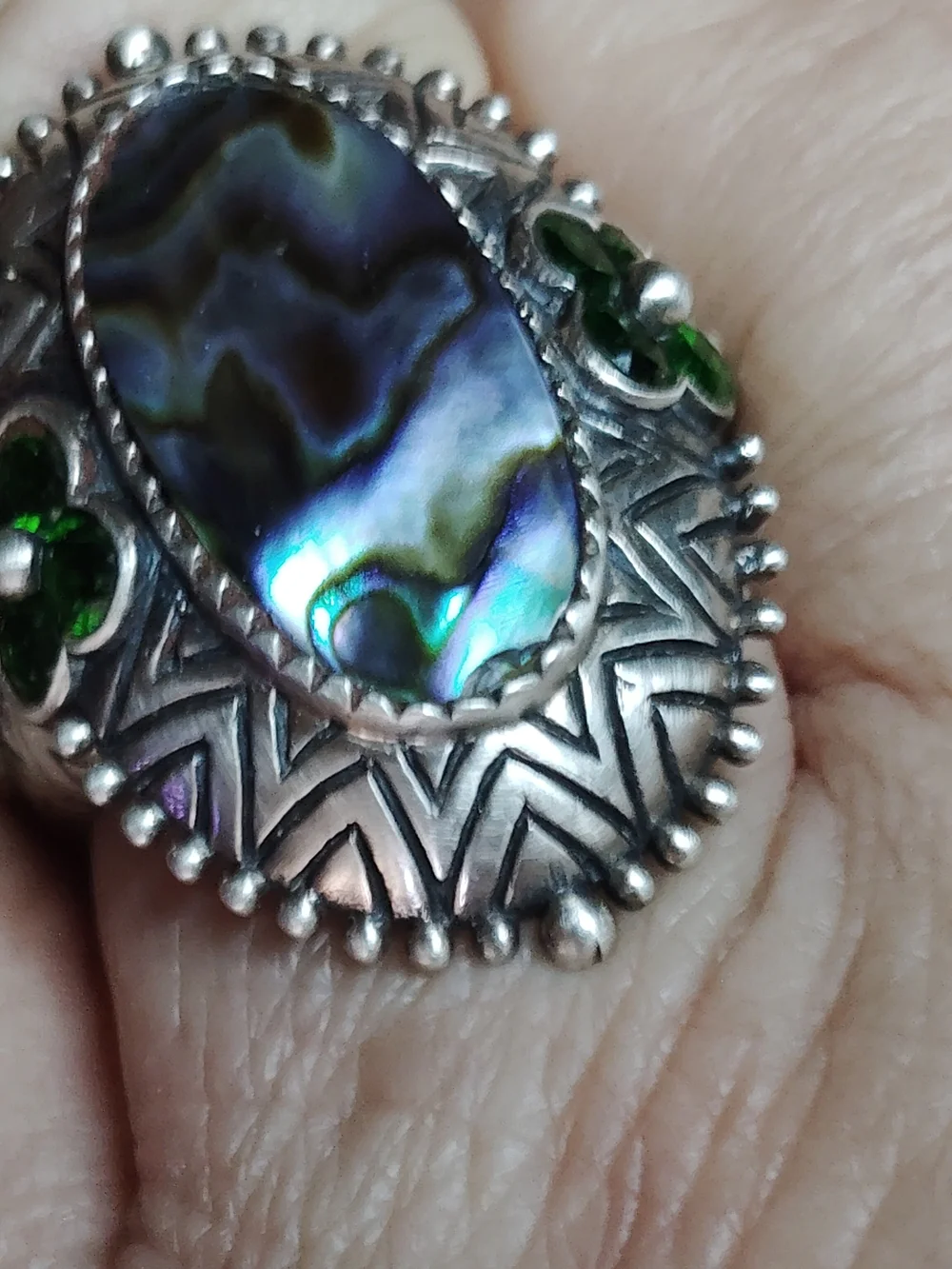ABALONE & CHROME DIOPSIDE, ORNATE SOLID STERLING, STATEMENT RING.  Sz-9